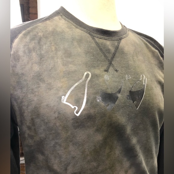 Raglan sleeve sweatshirt with Chrome Ancient Egyptian crowns sz Large Green Grey - Picture 11 of 16